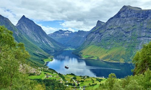 Norwegian Fjords - Classic Round Voyage with Hurtigruten