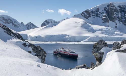 Antarctica Highlights with Hurtigruten